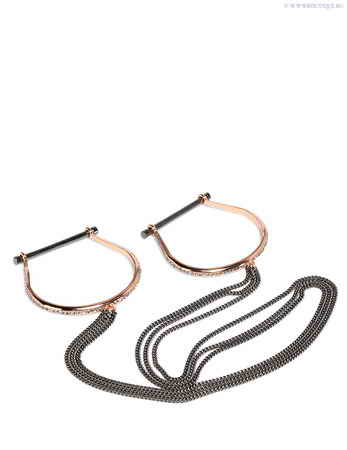   (2 .) Agent Provocateur, AP0111